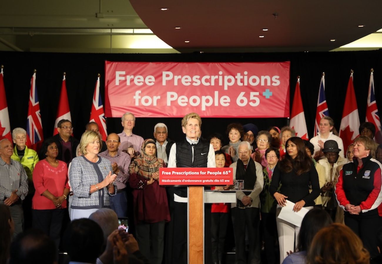 省長韋恩宣佈為收65歲及以上長者提供免費配藥計劃。 